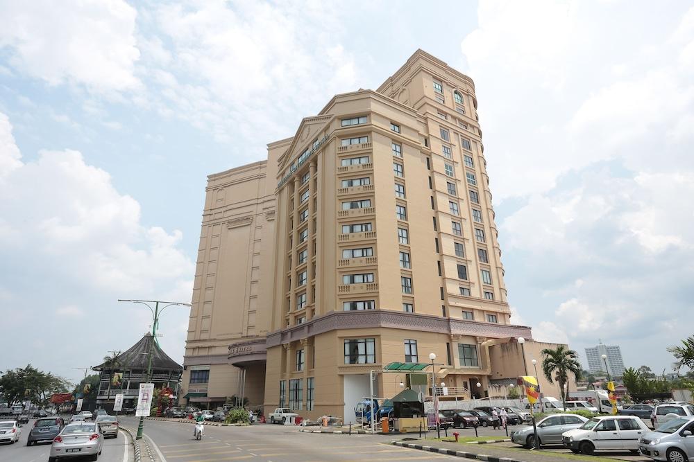 Imperial Riverbank Hotel Kuching Ngoại thất bức ảnh